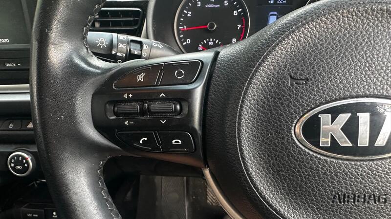 2017 Kia Rio — photo 11