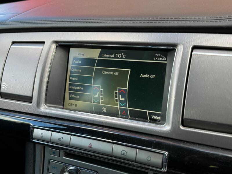 Jaguar XF view 39