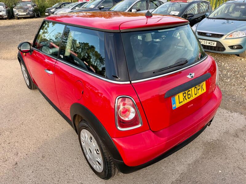 Mini Hatch view 4