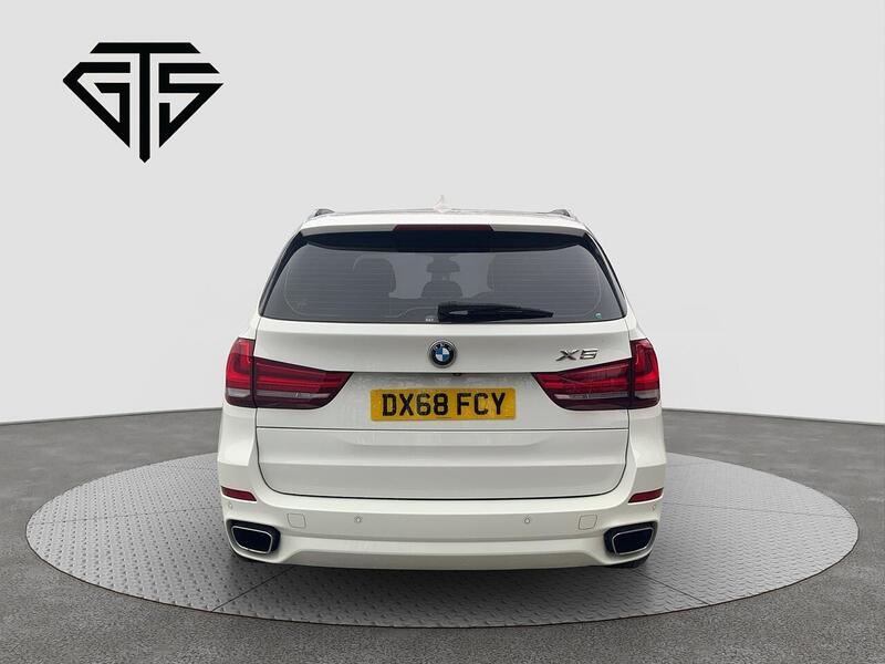 BMW X5 view 4