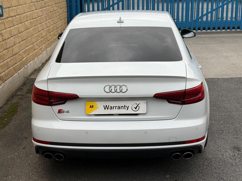 Audi S4 view 6
