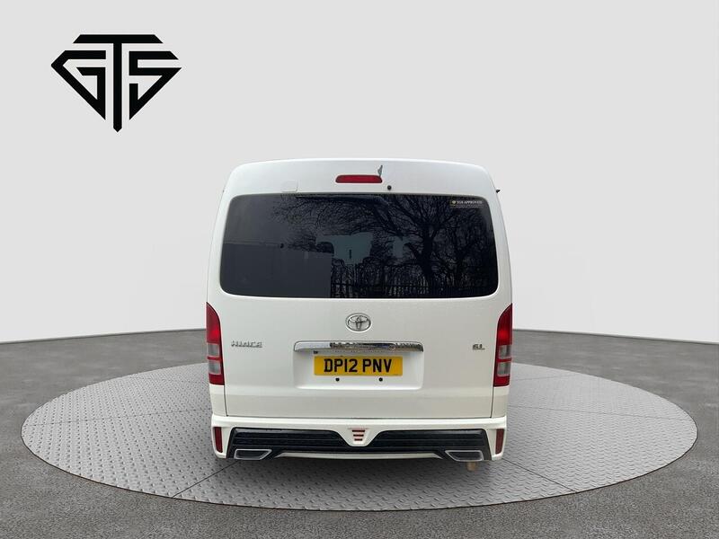Toyota Hiace view 3