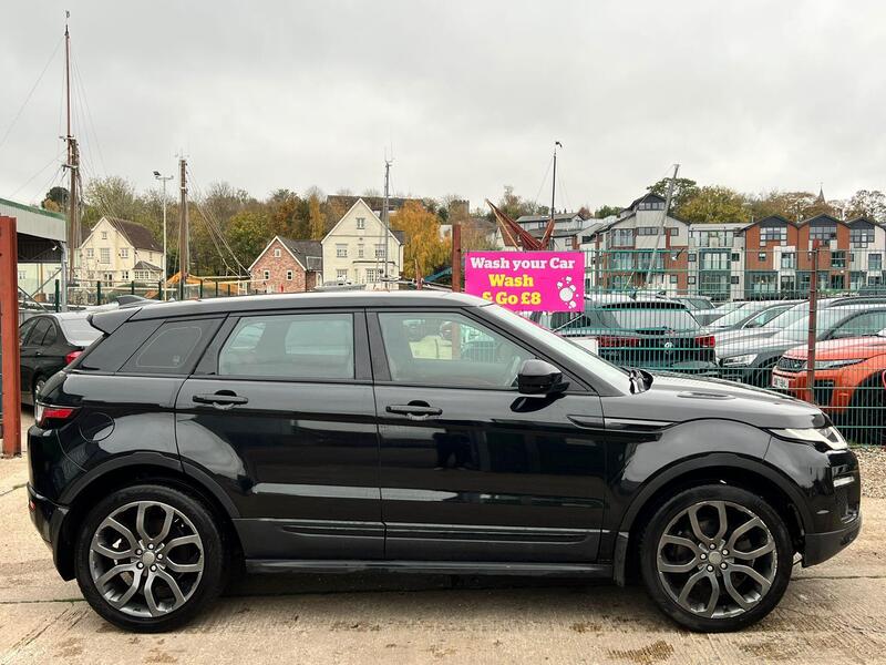 Land Rover Range Rover Evoque view 3