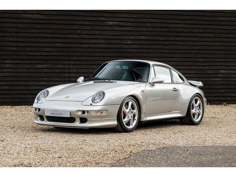 Porsche 911 view 4