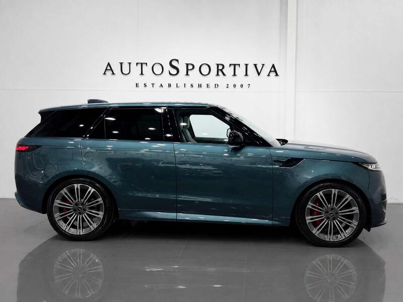 Land Rover Range Rover Sport view 3