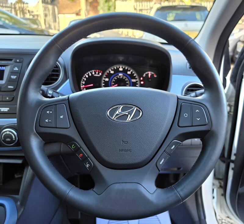 Hyundai i10 1.2 Premium SE Auto Euro 6 5dr thumbnail 22