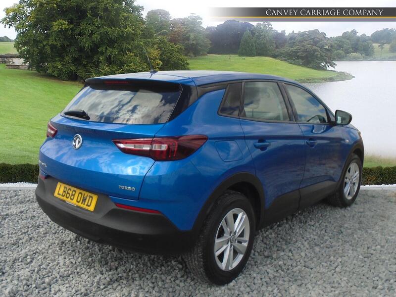Vauxhall Grandland X view 3