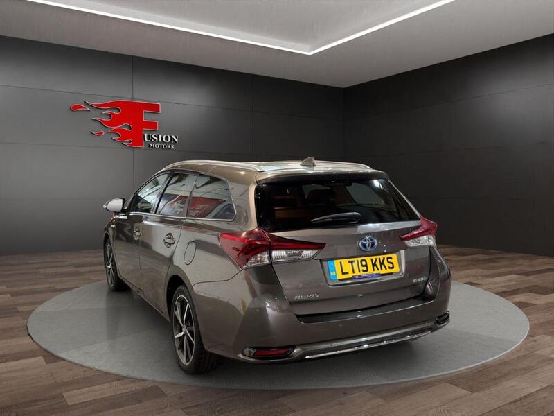 Toyota Auris view 5