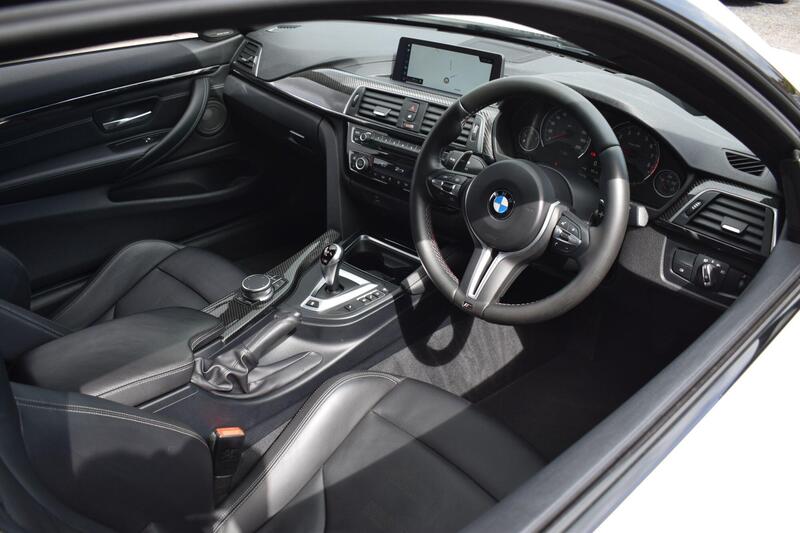 BMW M4 view 3