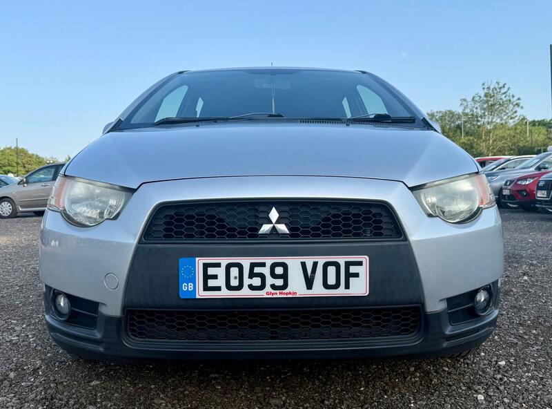 Mitsubishi Colt view 2