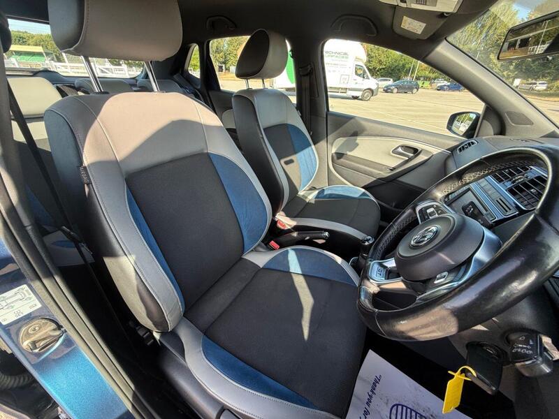 Volkswagen Polo view 3