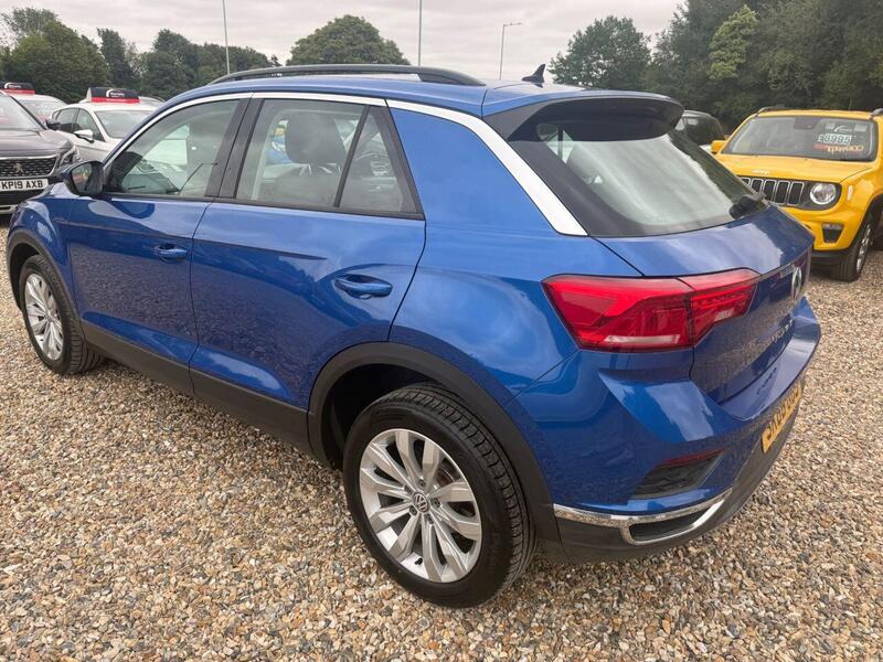 Volkswagen T-Roc view 7