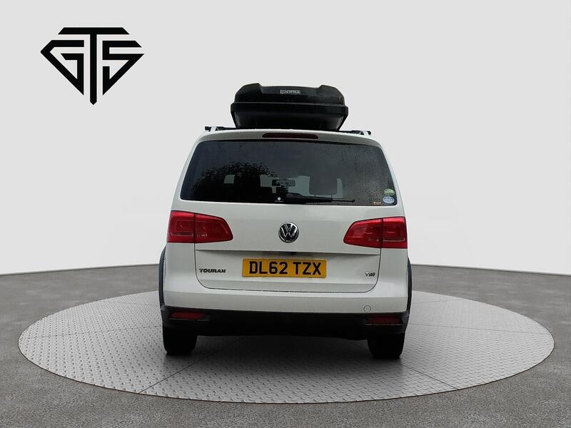 Volkswagen Golf view 4