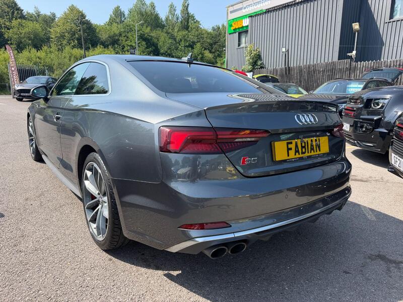 Audi S5 view 6