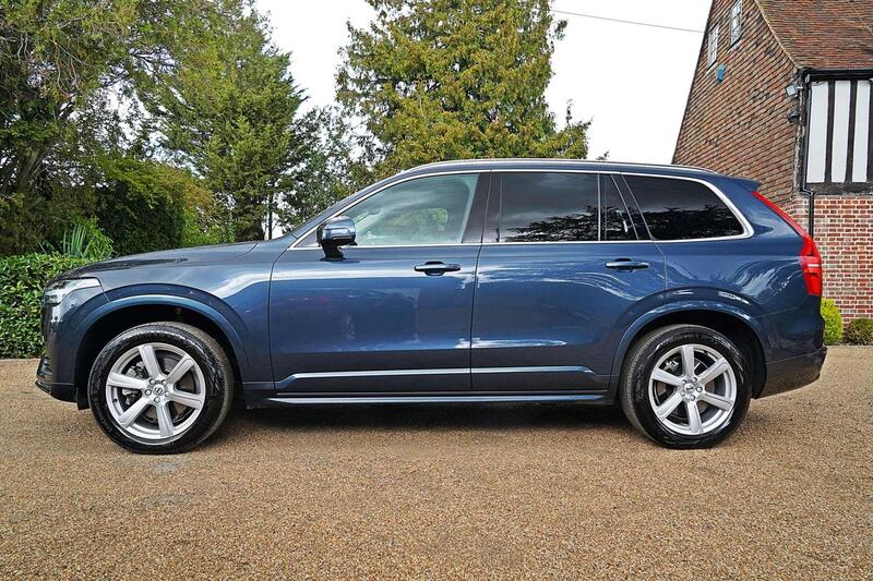 Volvo XC90 view 2