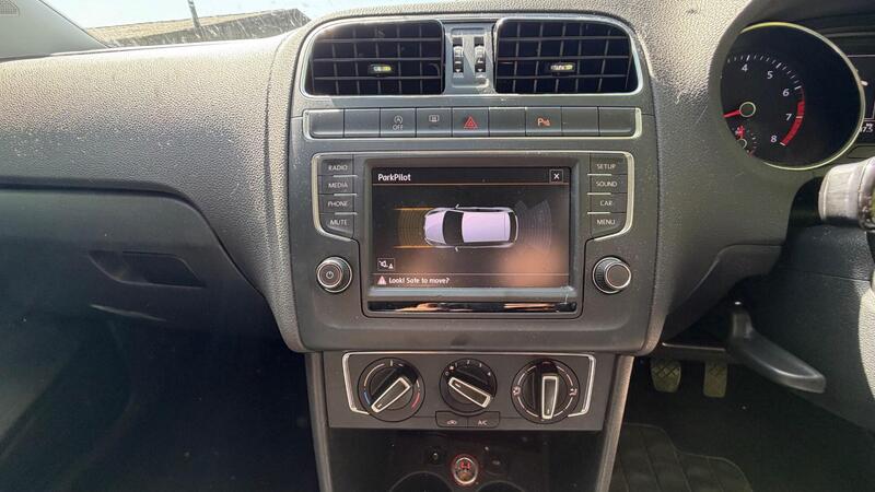 2016 Volkswagen Polo — photo 11
