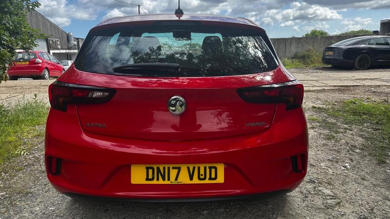 2017 Vauxhall Astra — photo 7