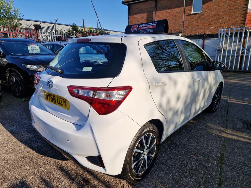 Toyota Yaris view 5