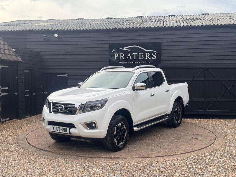 Nissan Navara view 2