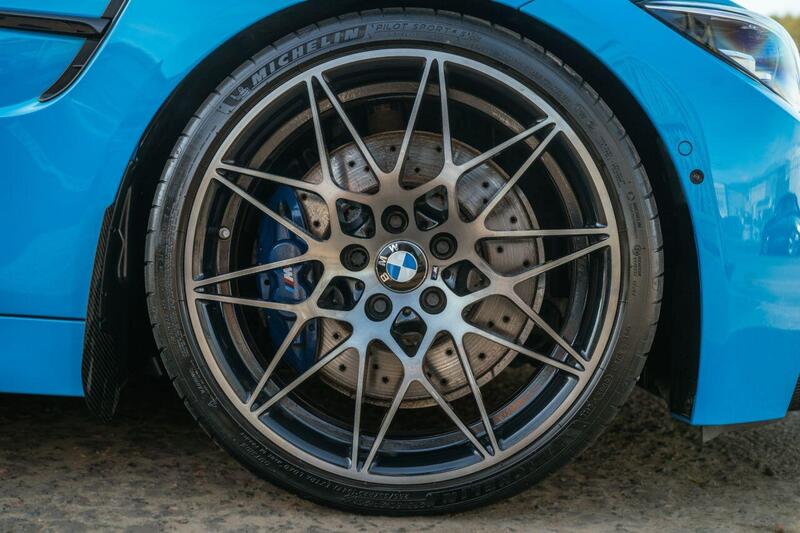 BMW M4 view 3