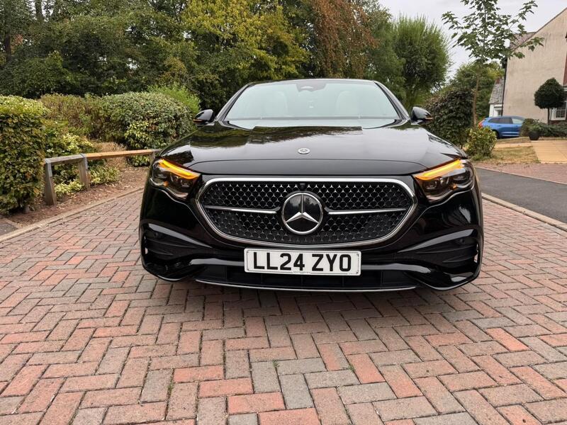 Mercedes-Benz E-Class view 6