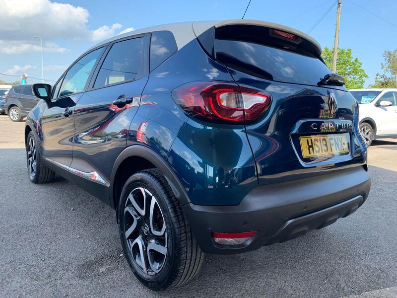 Renault Captur view 3