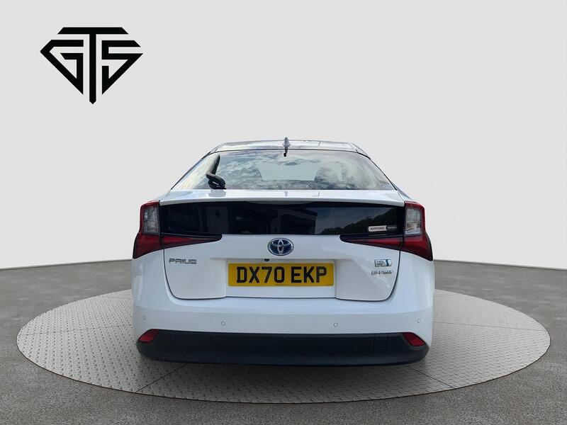 Toyota Prius view 4