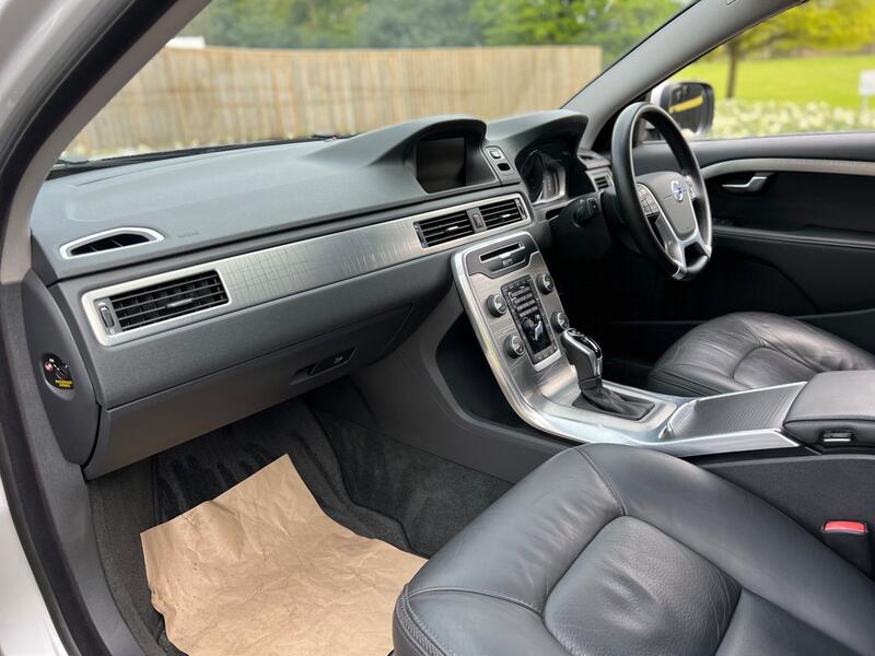 Volvo XC70 view 22