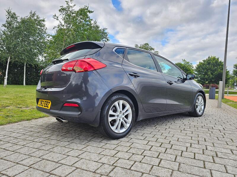 Kia Ceed view 2
