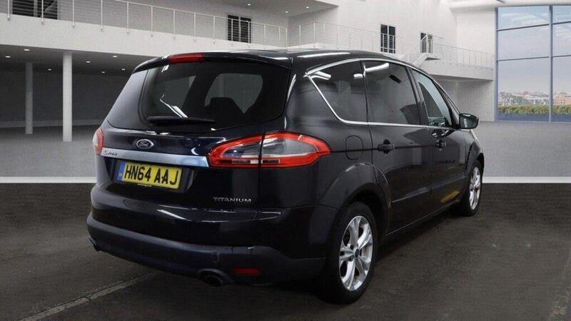 Ford S-Max view 3