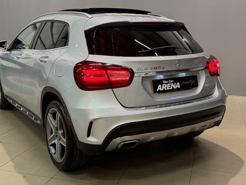 Mercedes-Benz Mercedes-Benz GLA view 7