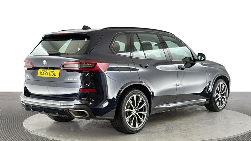 BMW X5 view 4