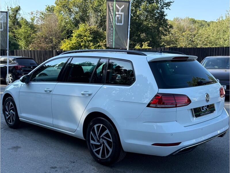 Volkswagen Golf view 2