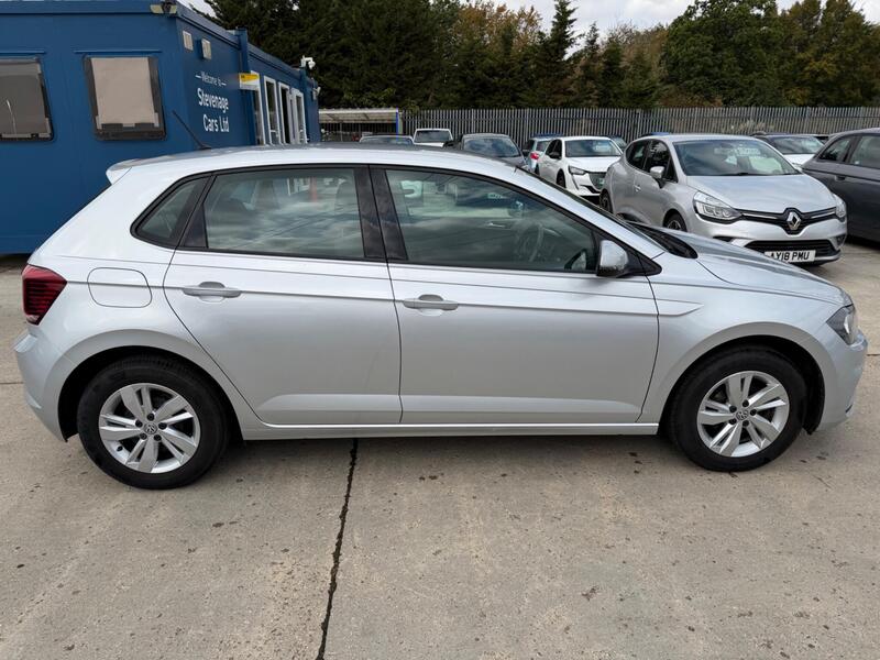 Volkswagen Polo view 5