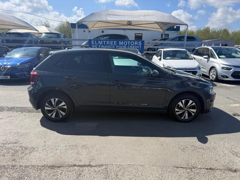 Volkswagen Polo view 3