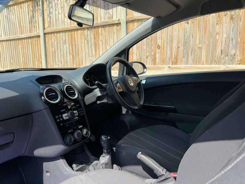 Vauxhall Corsa view 3
