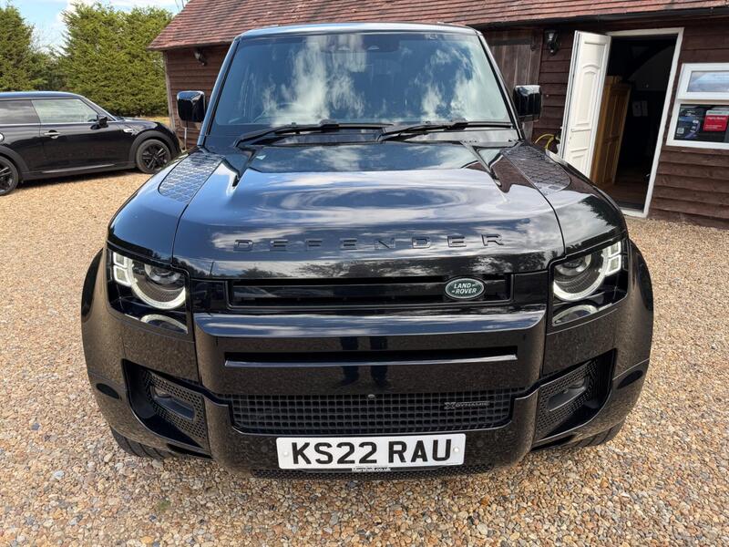 Land Rover Defender 110 view 2