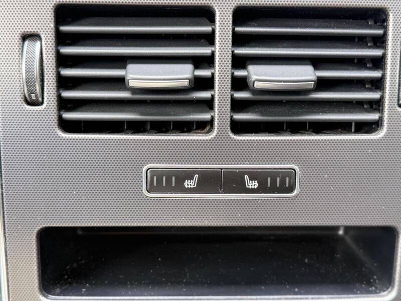Land Rover Range Rover Sport view 3