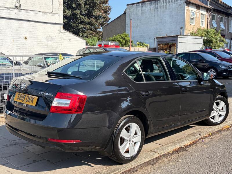 Skoda Octavia view 3