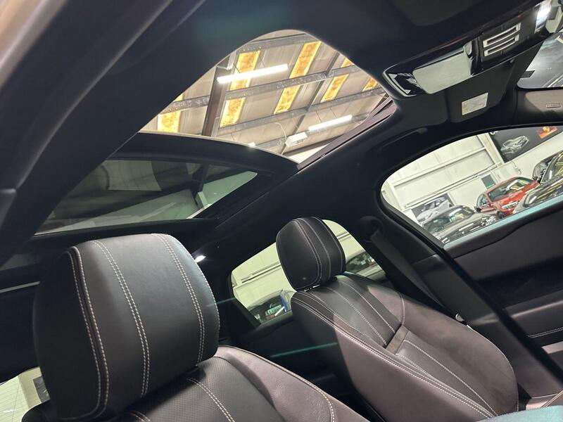 Land Rover Range Rover Velar view 6
