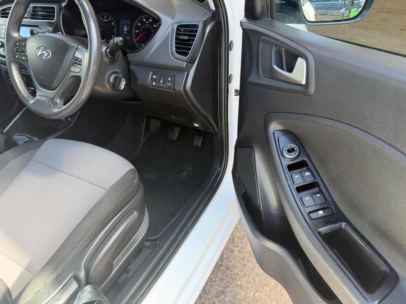 Hyundai I20 view 6