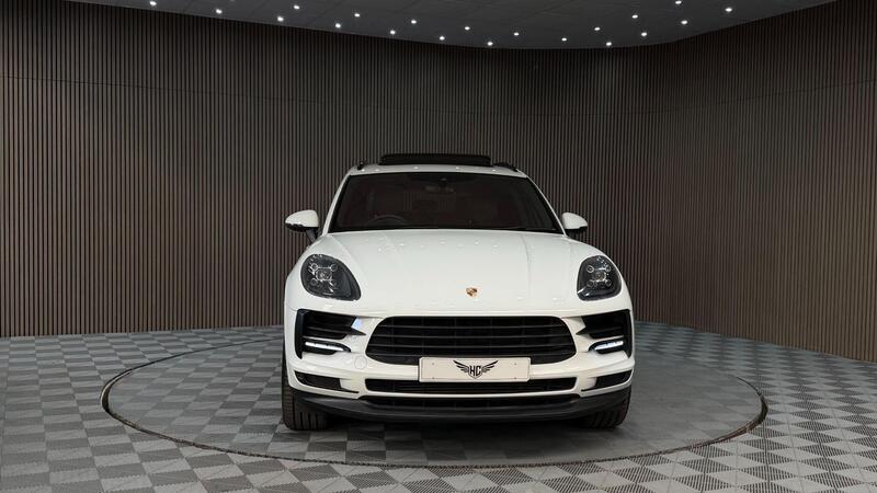 Porsche Macan view 4