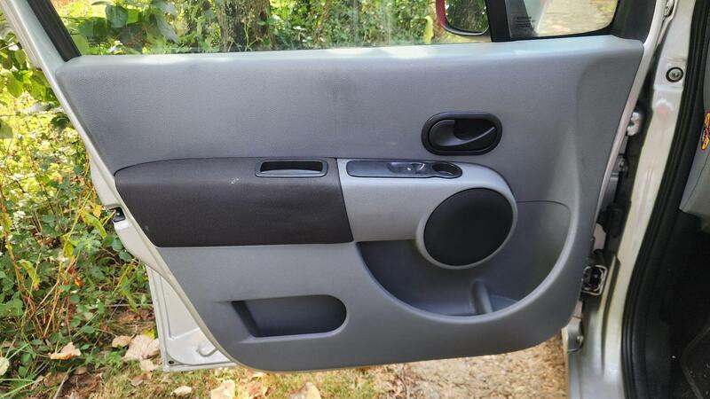2009 Renault Modus — photo 35