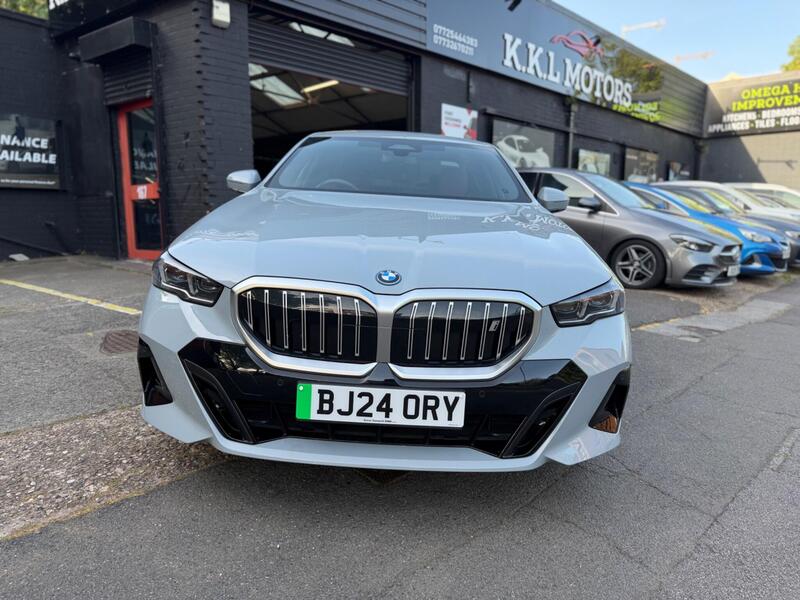 BMW I5 view 3