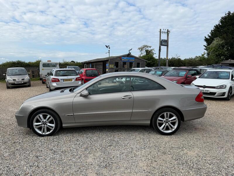 Mercedes-Benz CLK view 6