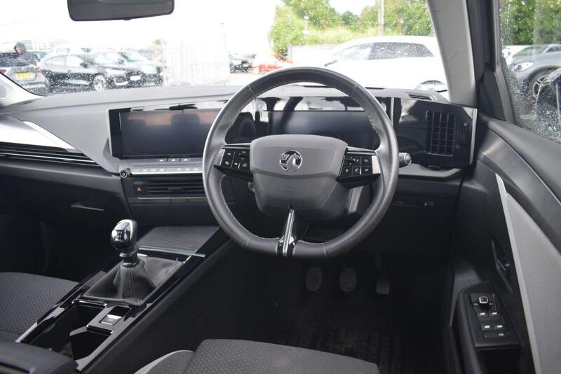 Vauxhall Astra view 3