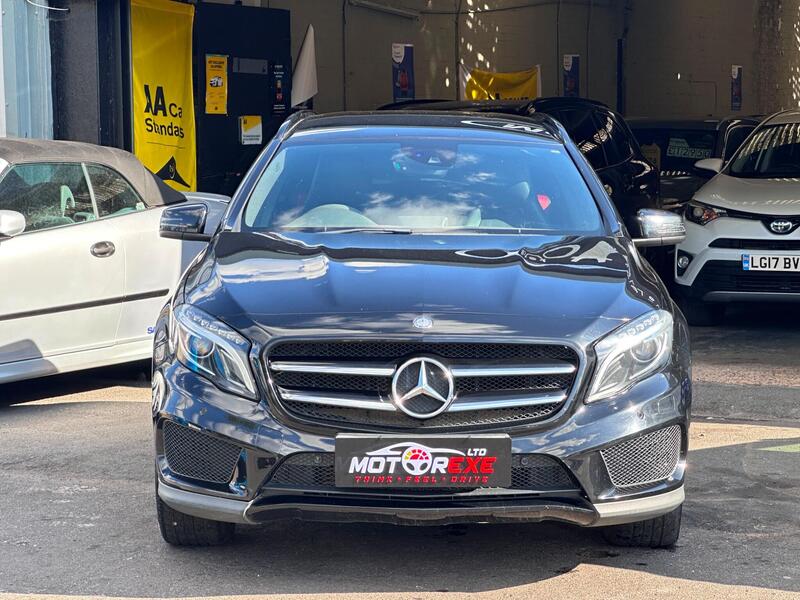 Mercedes-Benz Mercedes-Benz GLA view 3