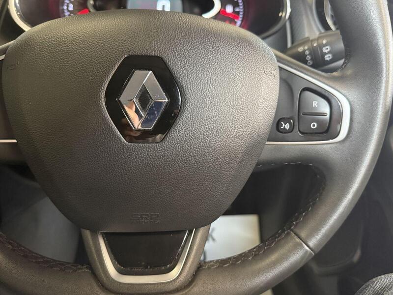 Renault Clio view 30
