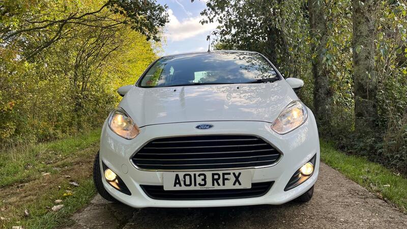 2013 Ford Fiesta — photo 4