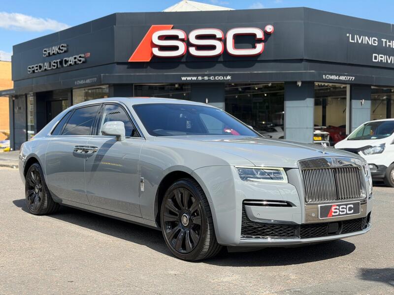 Rolls-Royce Ghost view 4